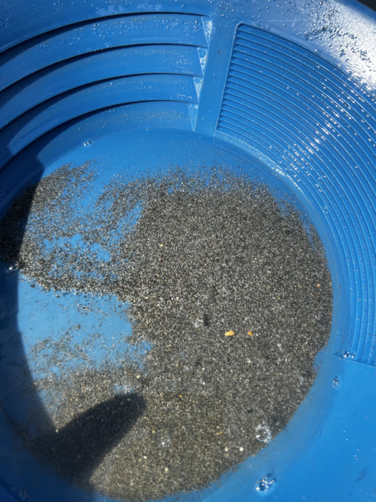 Site 1 - coarse to fine riffle panning